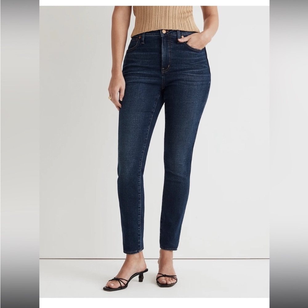 Madewell Curvy 10" High-Rise Skinny Jeans in Kingston Wash